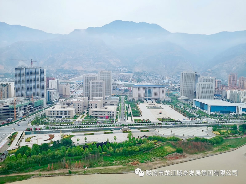 匠心傾注、喜封金頂——龍江?雙子座商住小區(qū)主體順利封頂