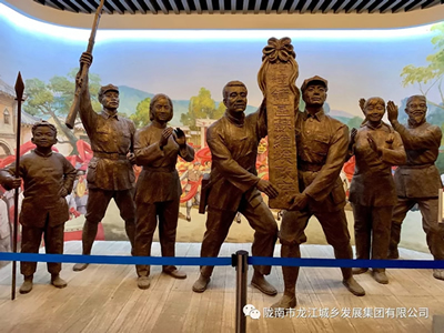 市龍江城鄉(xiāng)發(fā)展集團(tuán)黨委開(kāi)展“不忘初心、牢記使命”紀(jì)念建黨98周年主題黨日活動(dòng)
