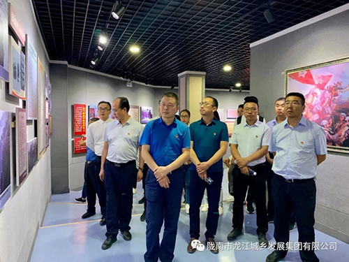 市龍江城鄉(xiāng)發(fā)展集團(tuán)黨委開(kāi)展“不忘初心、牢記使命”紀(jì)念建黨98周年主題黨日活動(dòng)