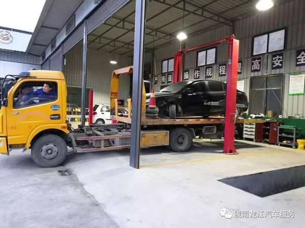 金錘鈑金，銀槍噴漆！龍江汽修值得信賴！